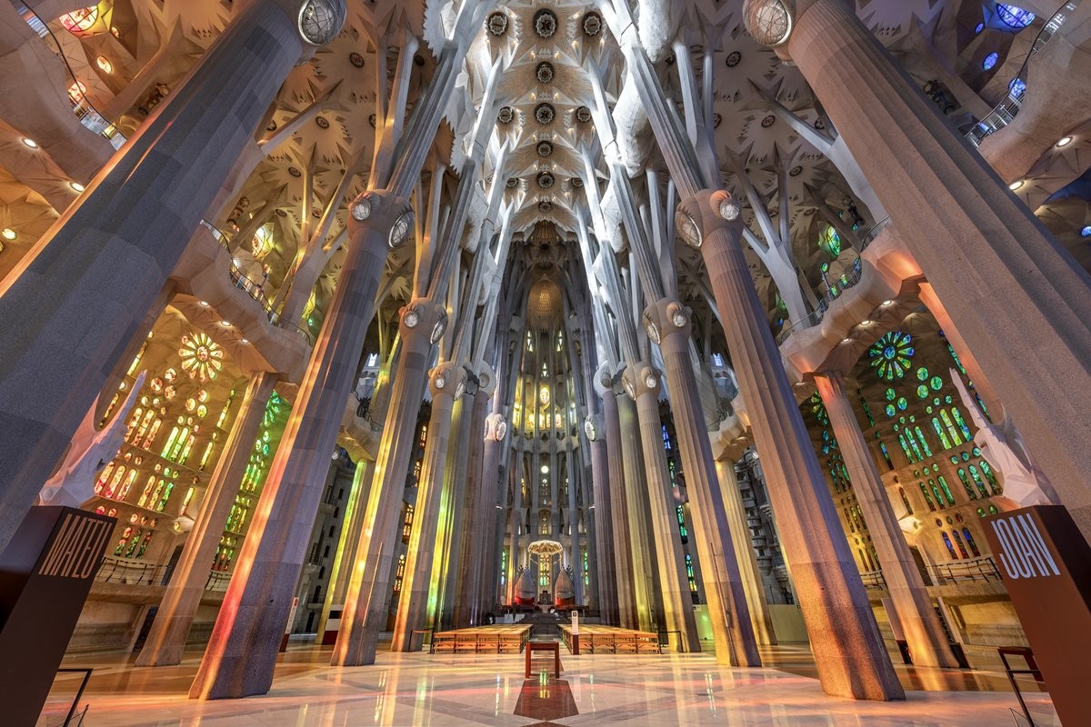 Visita con Acceso Rápido a La Sagrada Familia - Castellano e Inglés